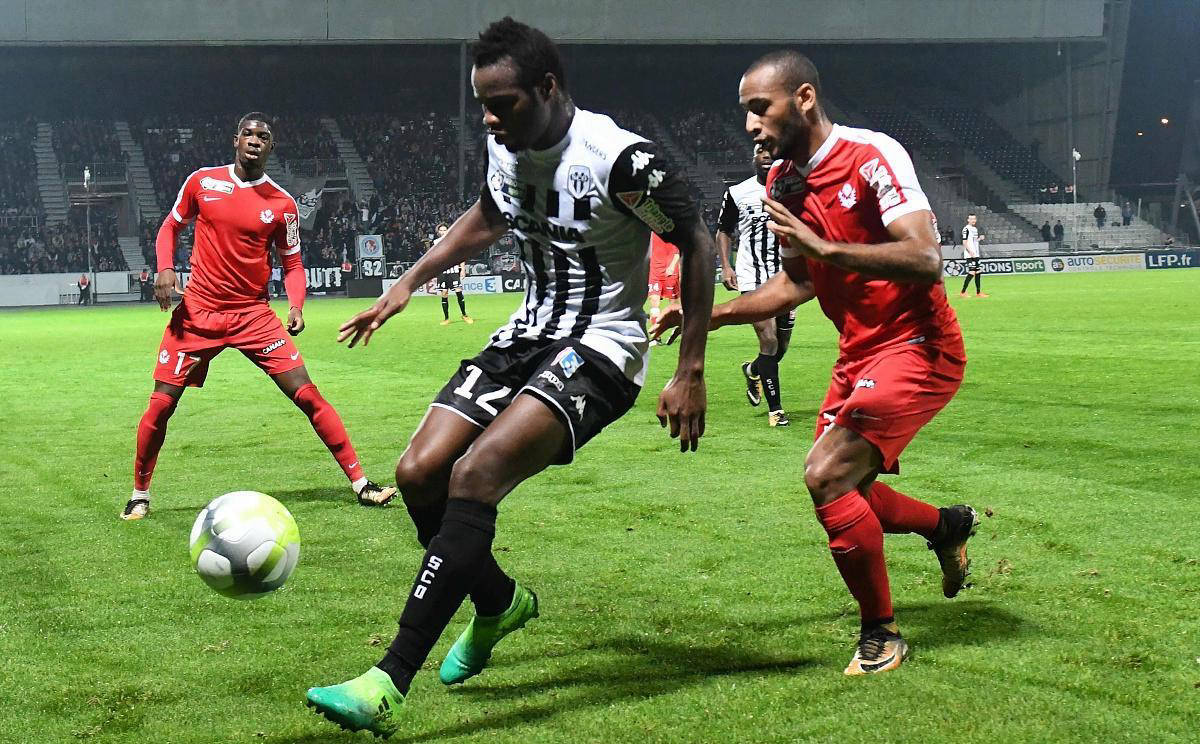 关于热那亚客场全取三分,扭转保级困境的信息 关于热那亚客场全取三分,扭转保级困境的信息