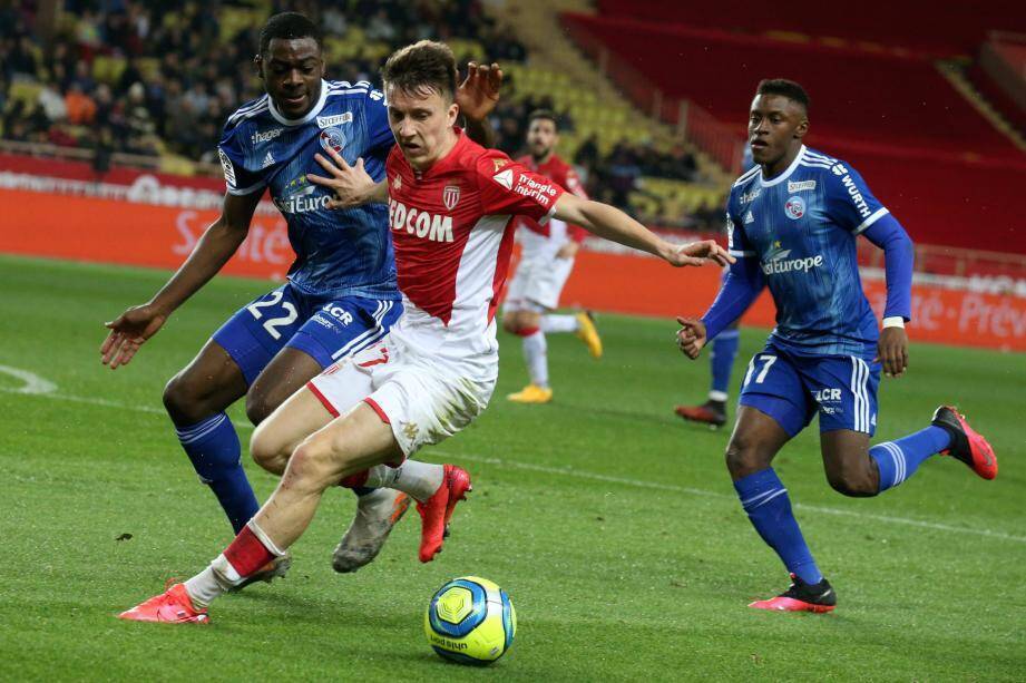 开云体育官方网站-包含圣埃蒂安主场不敌斯特拉斯堡，遭遇两连败的词条