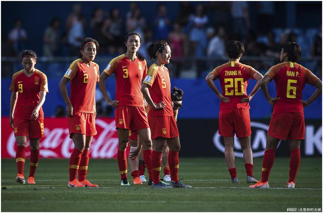 包含体育界女足名将因伤退出比赛,粉丝为之心碎的词条 包含体育界女足名将因伤退出比赛,粉丝为之心碎的词条