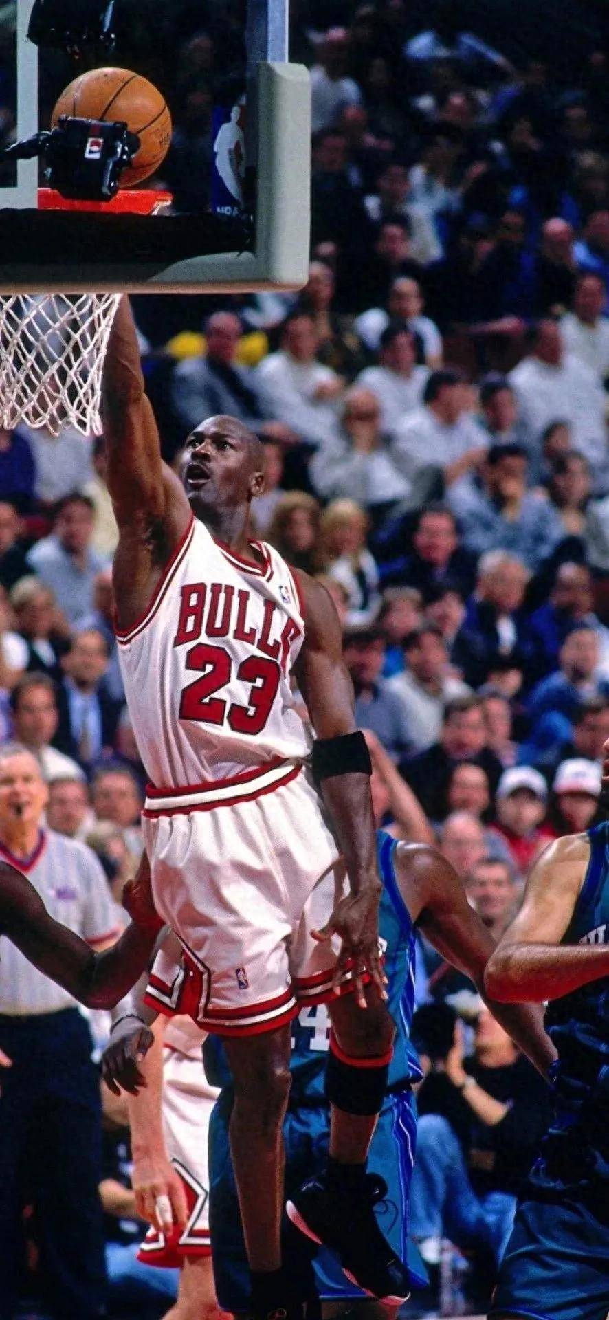 关于NBA历史上的今天:乔丹再次破纪录荣登得分王巅峰的信息 关于NBA历史上的今天:乔丹再次破纪录荣登得分王巅峰的信息