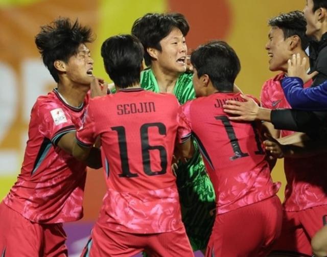 开云体育平台APP-激情拉开序幕：亚洲杯赛体验竞技乐趣的简单介绍