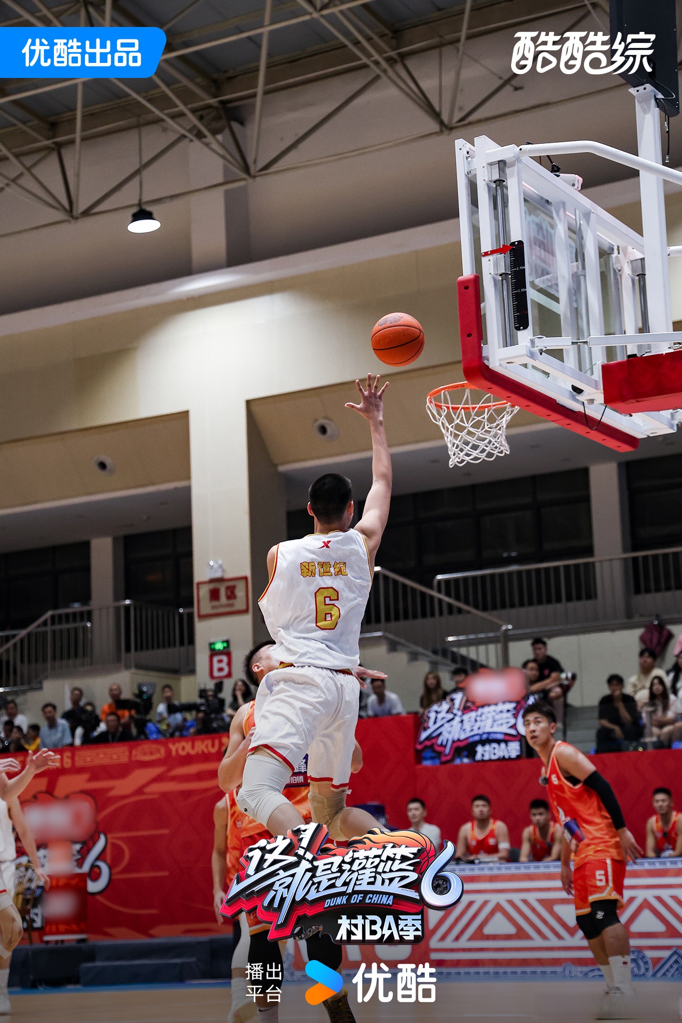 关于精彩瞬间:球场上的较量让人热血沸腾的信息 关于精彩瞬间:球场上的较量让人热血沸腾的信息