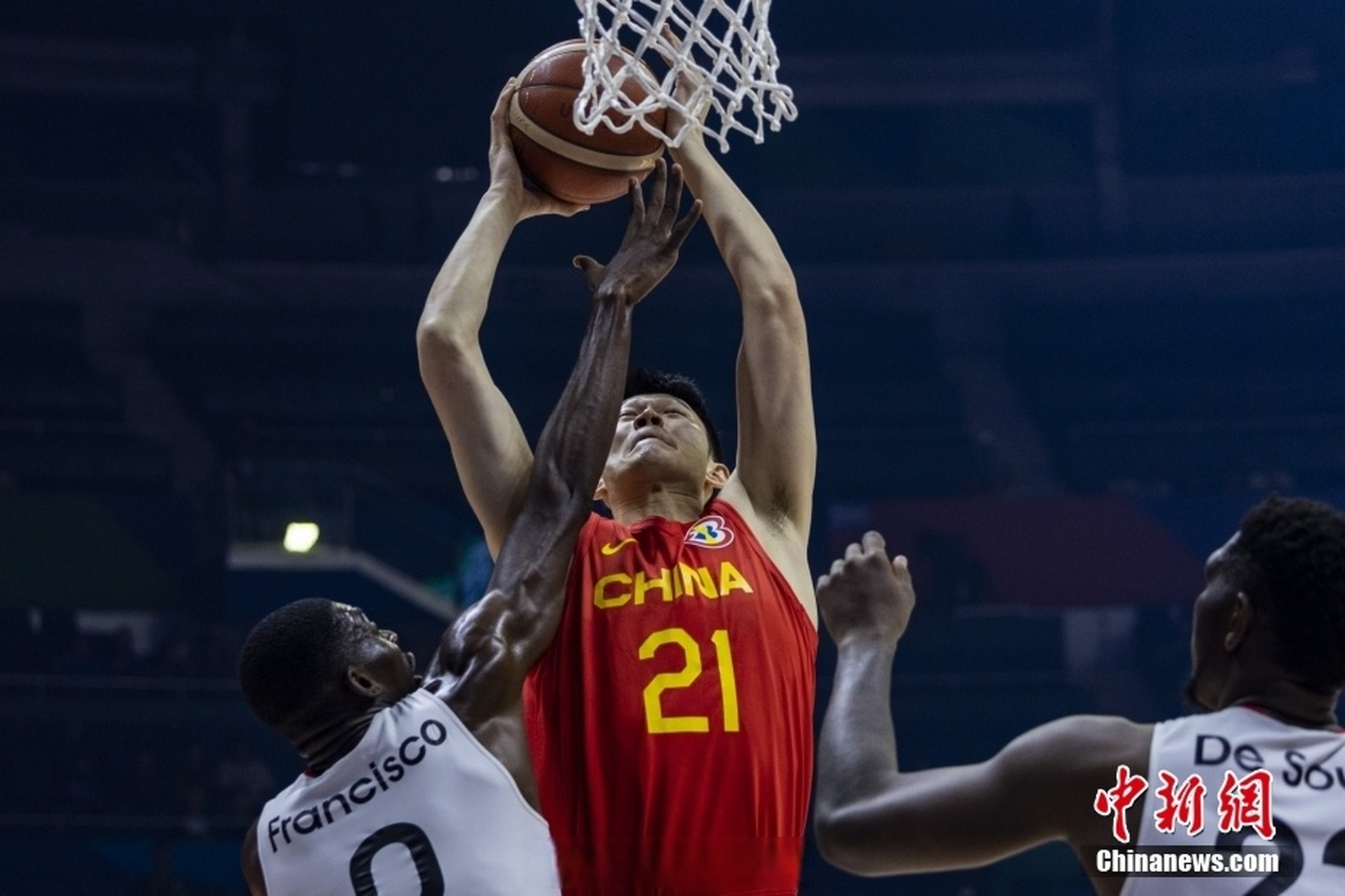 陕西男篮在昨天比赛中击败对手,赢得了比赛 陕西男篮在昨天比赛中击败对手,赢得了比赛