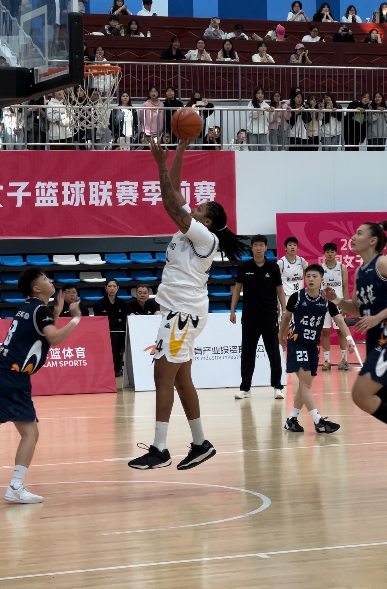 包含巨人队完成连胜，能否称霸本届赛季？的词条