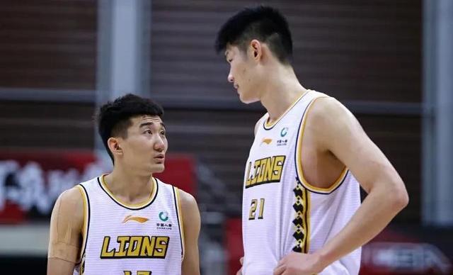 天津队在实力对决中夺得胜利，进军前八