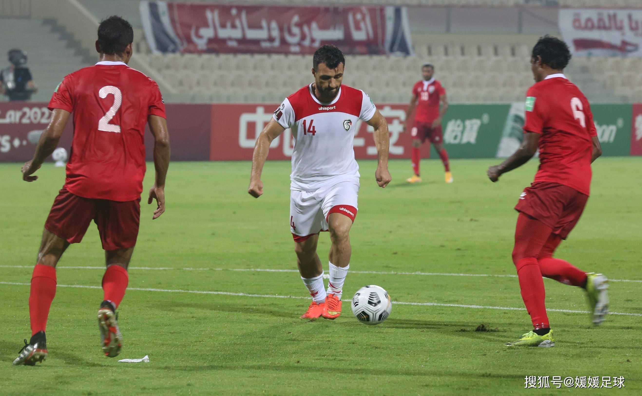 足球赛事热火朝天，球队实力对话激烈的简单介绍