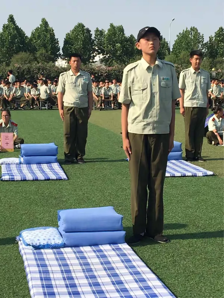 精益求精,球队凭借技术和实力赢得比赛 精益求精,球队凭借技术和实力赢得比赛