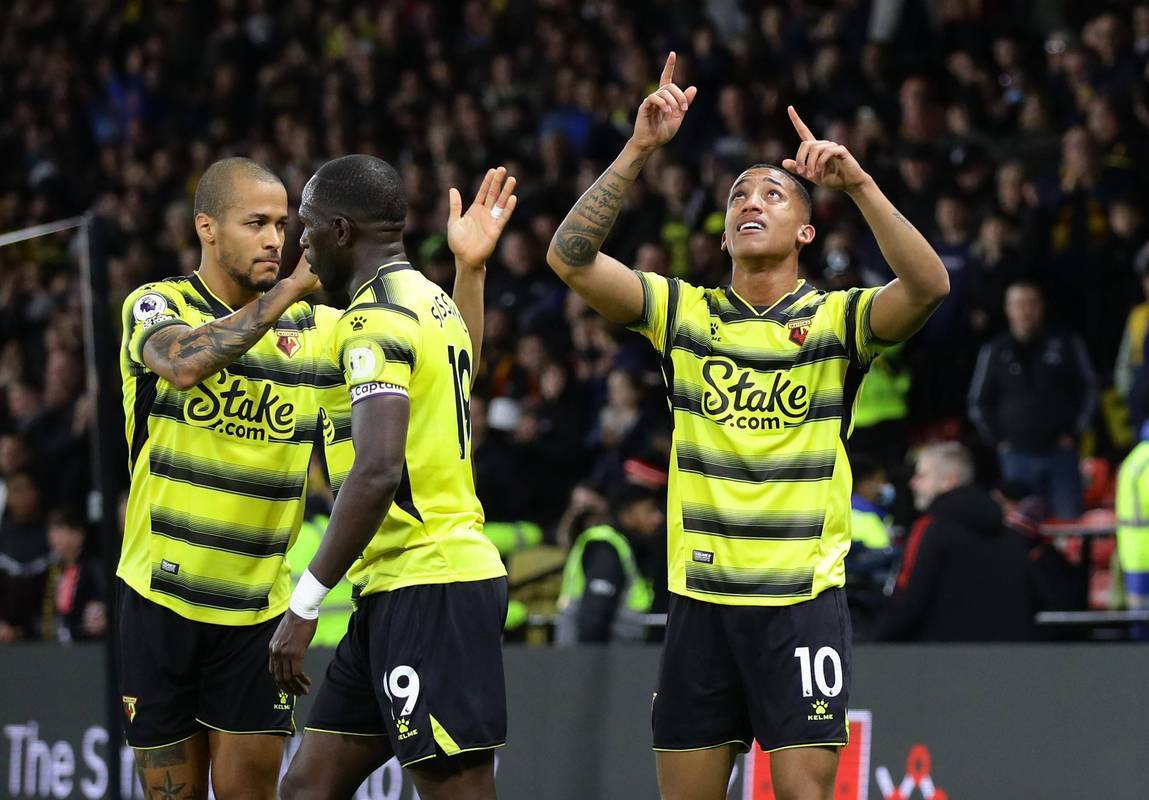 沃特福德取得关键胜利，提升排名