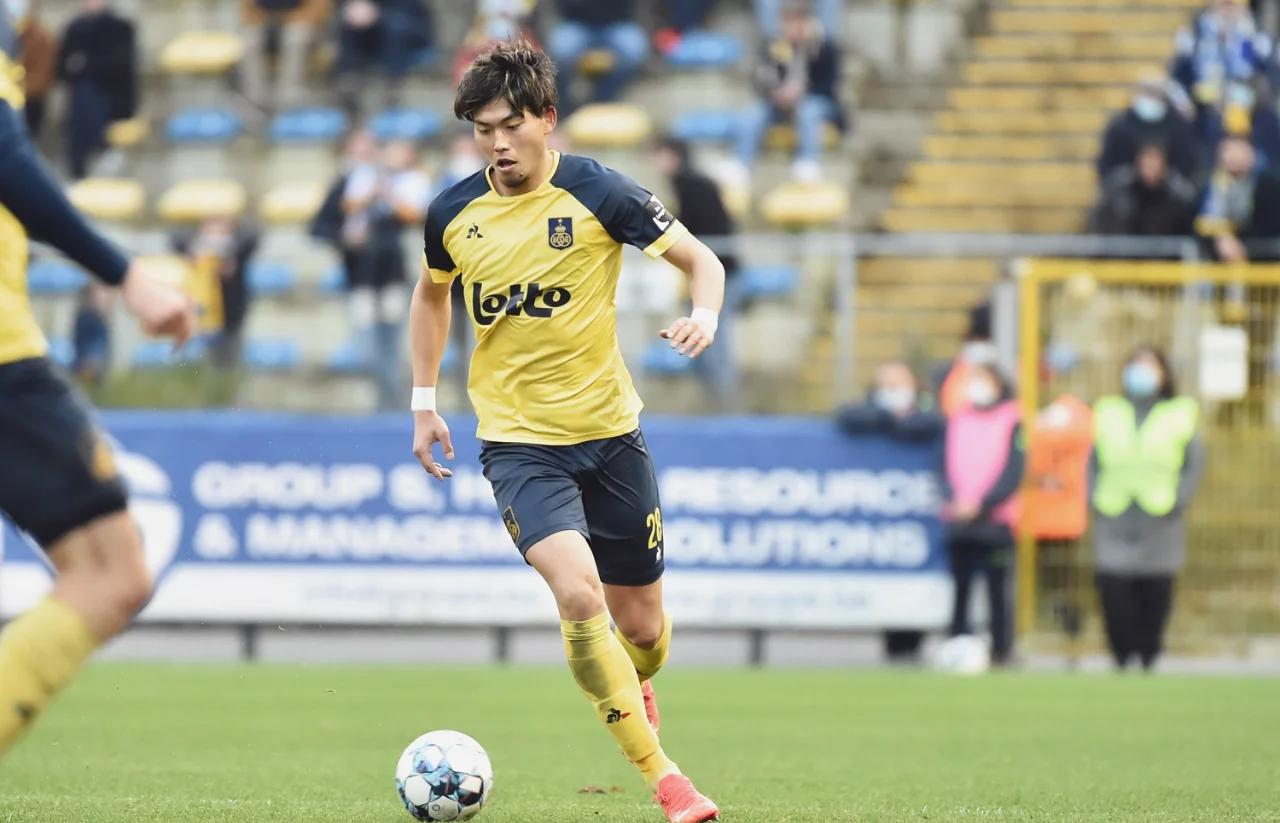 阿贾克斯击败对手取得胜利，创造历史晋级八强