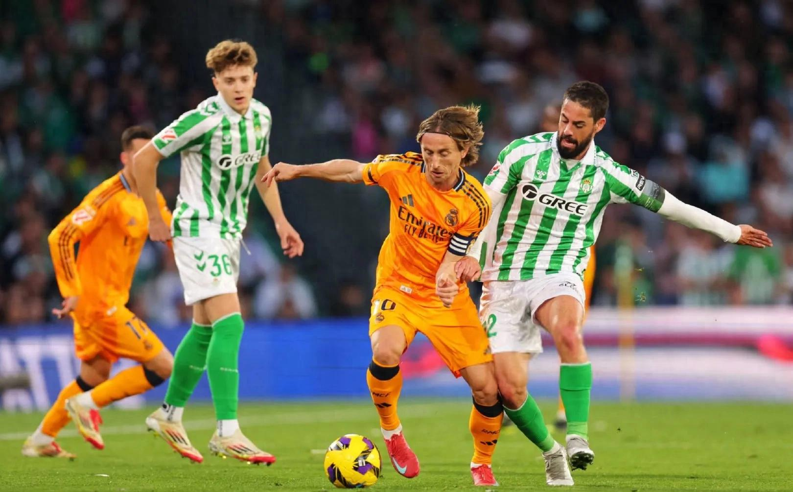 西甲领头羊交手,角逐激情四射 西甲领头羊交手,角逐激情四射