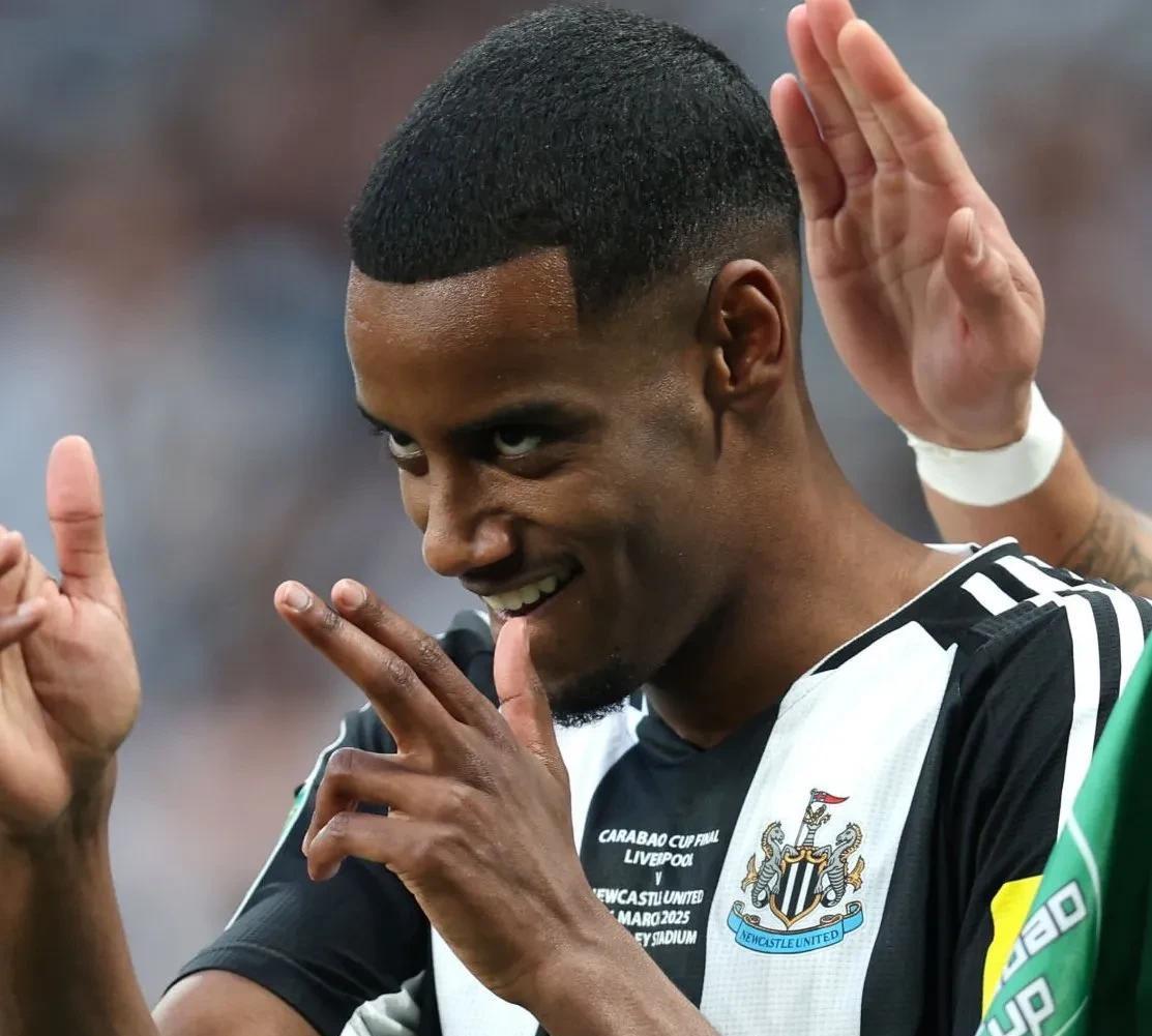 年轻球员闪耀登场，惊艳表现震撼全场