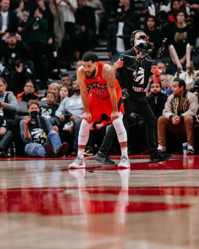 NBA球员续约合同,引发球迷猜测 NBA球员续约合同,引发球迷猜测