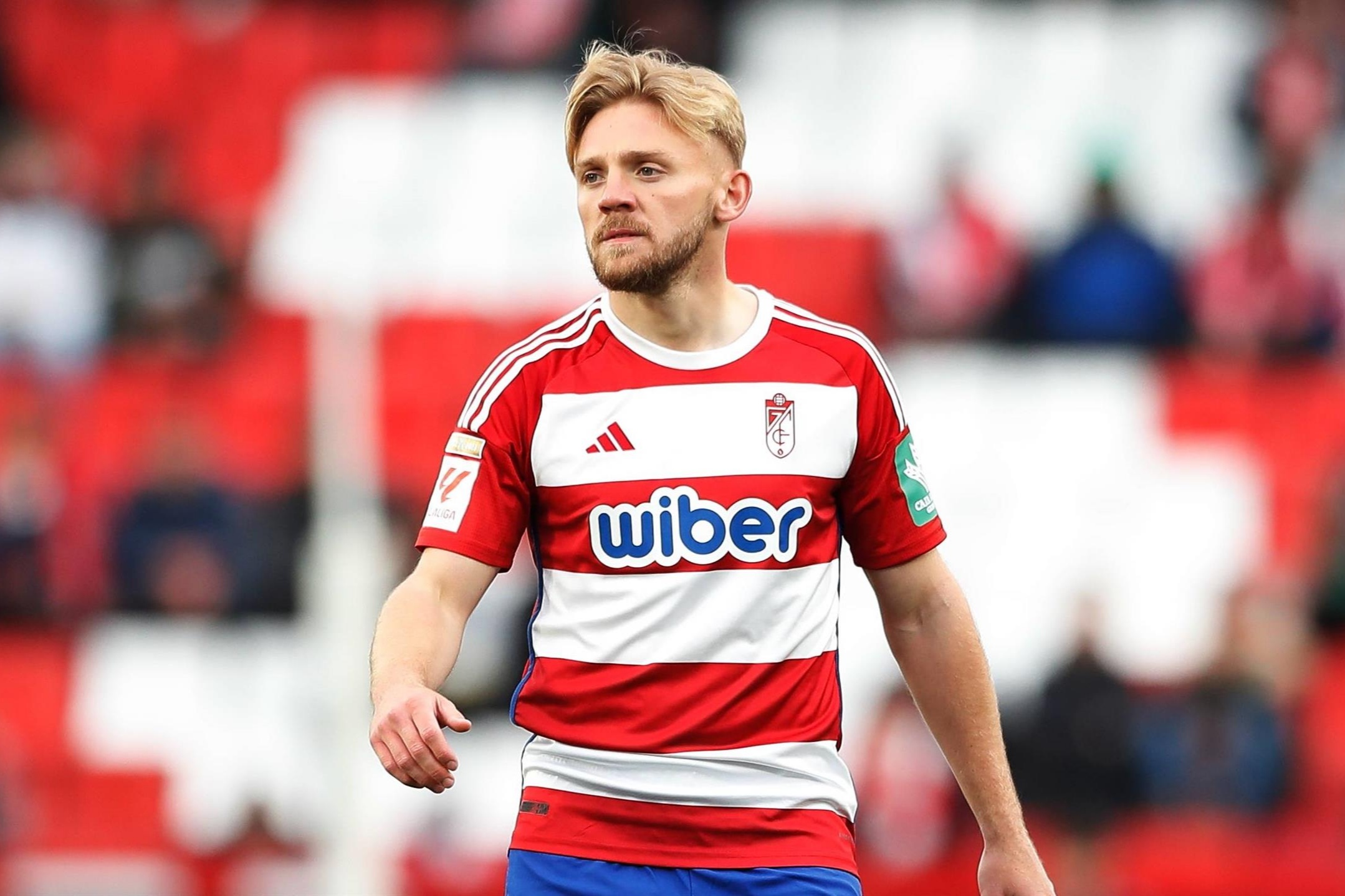 开云下载-包含格拉纳达迎来胜利，球队展现实力与信心的词条