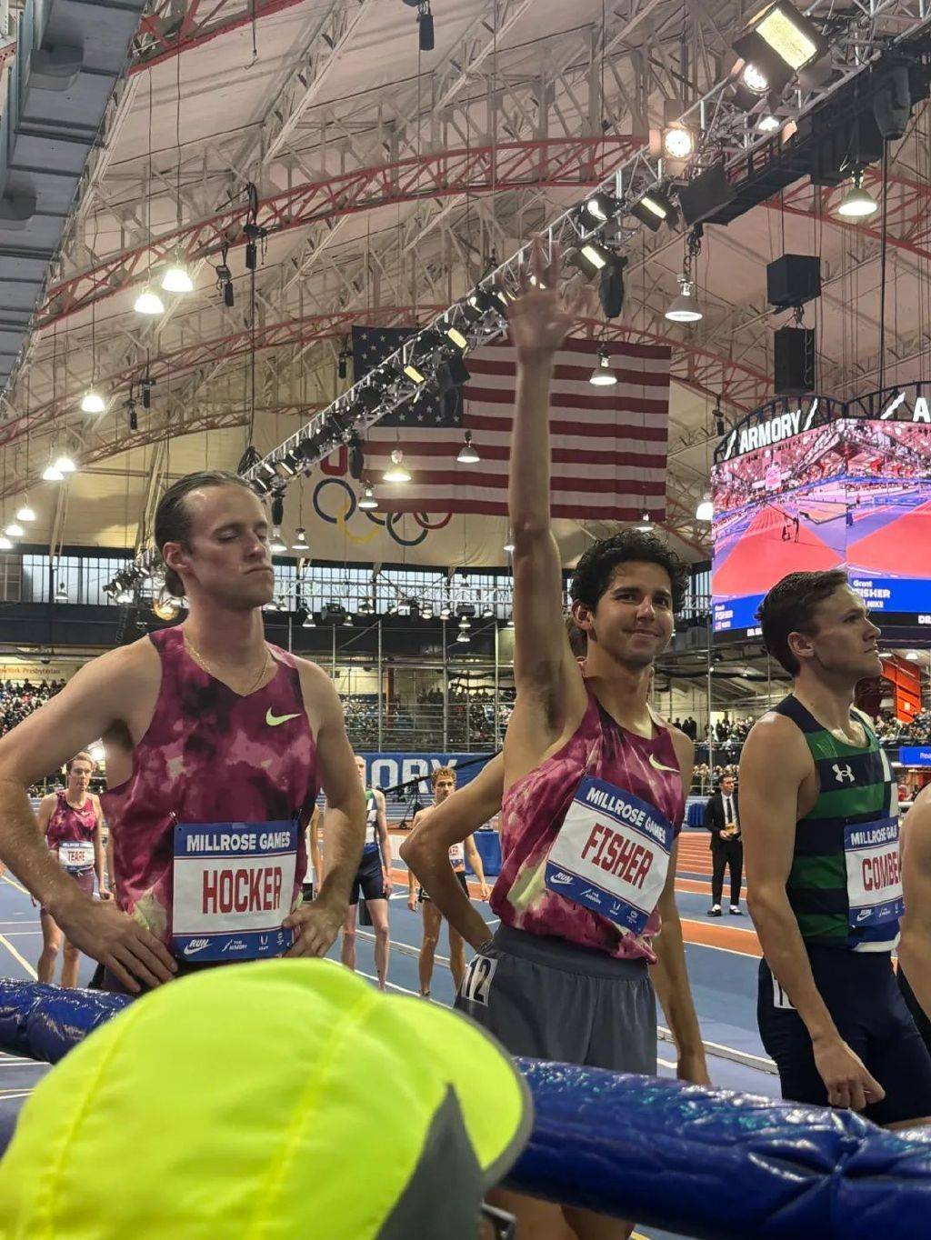 美国田径运动员刷新世界纪录,夺得冠军 美国田径运动员刷新世界纪录,夺得冠军