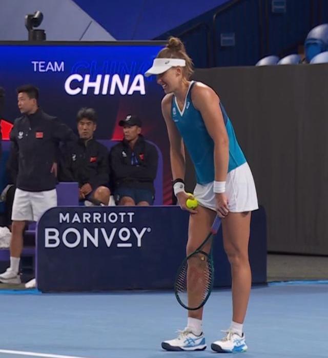 泰晤士河畔,国家女足O型体能令人惊艳 泰晤士河畔,国家女足O型体能令人惊艳