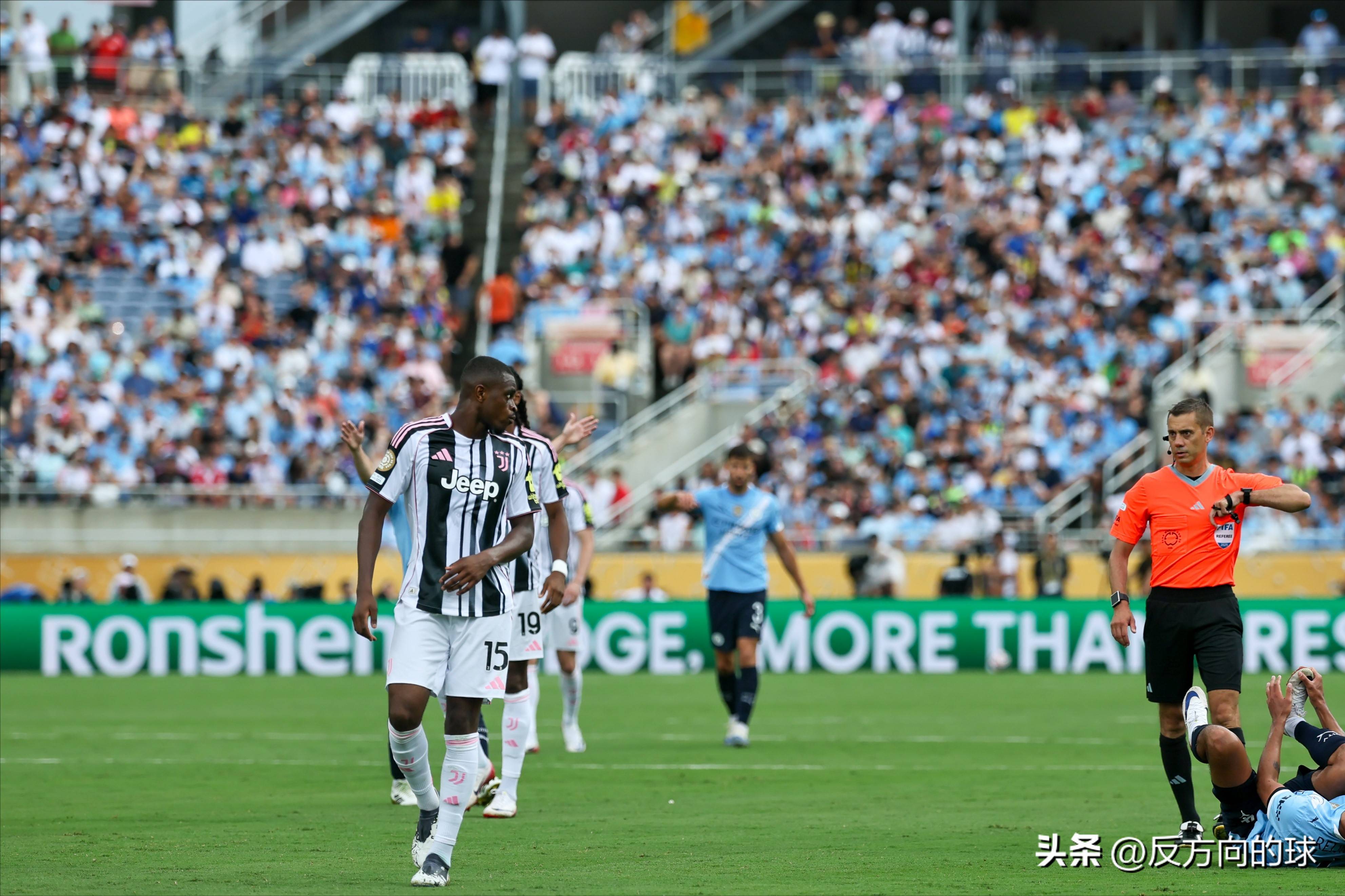 尤文图斯新援表现抢眼,引发球迷热议 尤文图斯新援表现抢眼,引发球迷热议