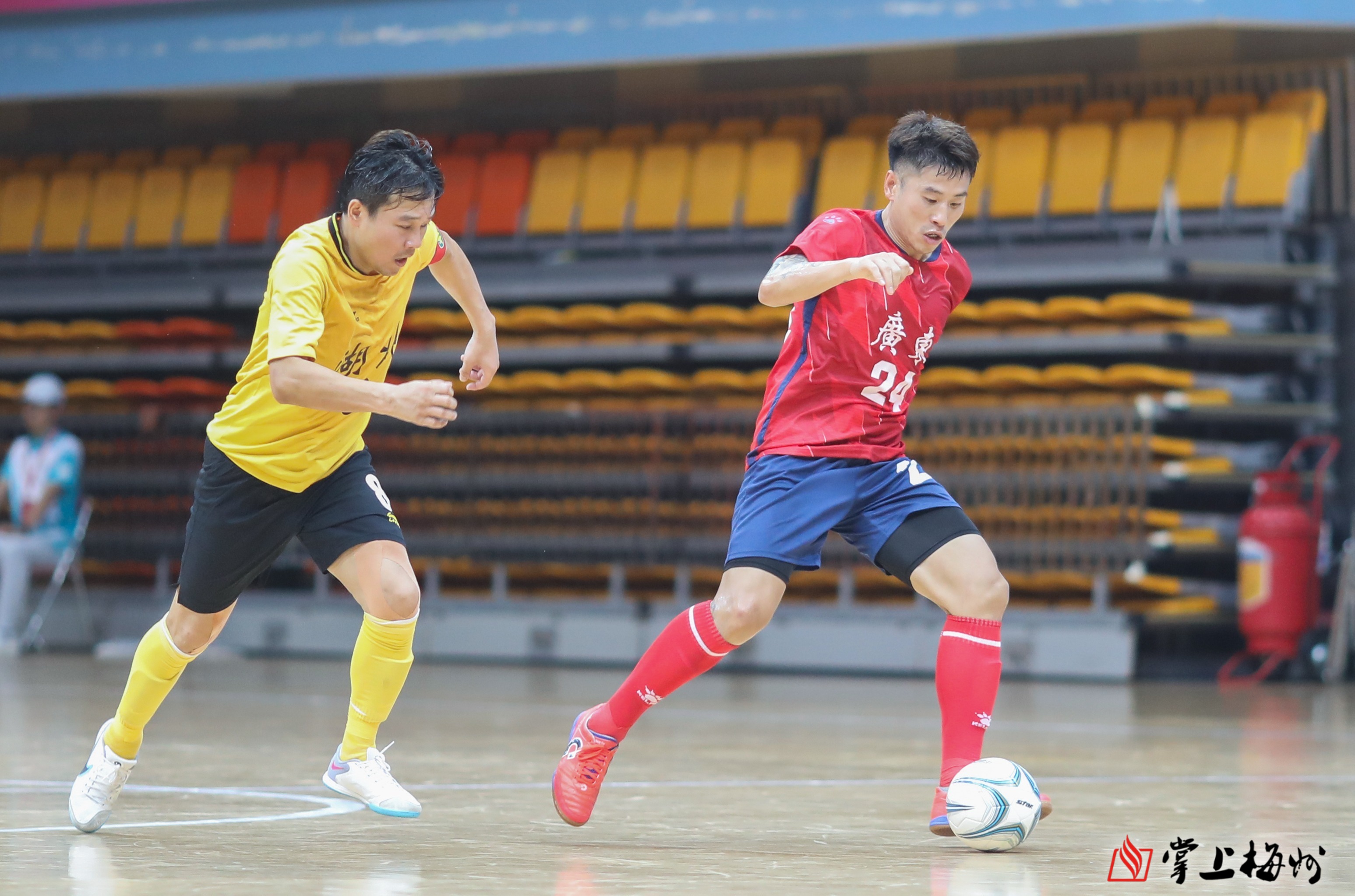 关于足球赛场旗开得胜,胜利者笑逐颜开的信息 关于足球赛场旗开得胜,胜利者笑逐颜开的信息