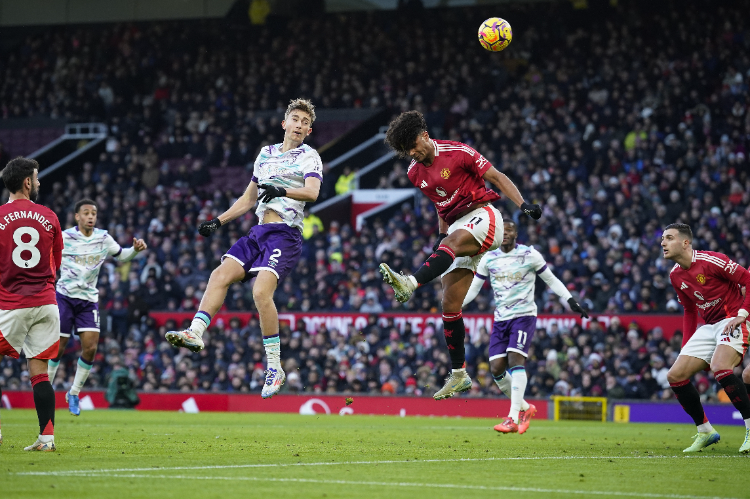 开云体育入口-曼联客场险胜，伯恩茅斯难逃惨败