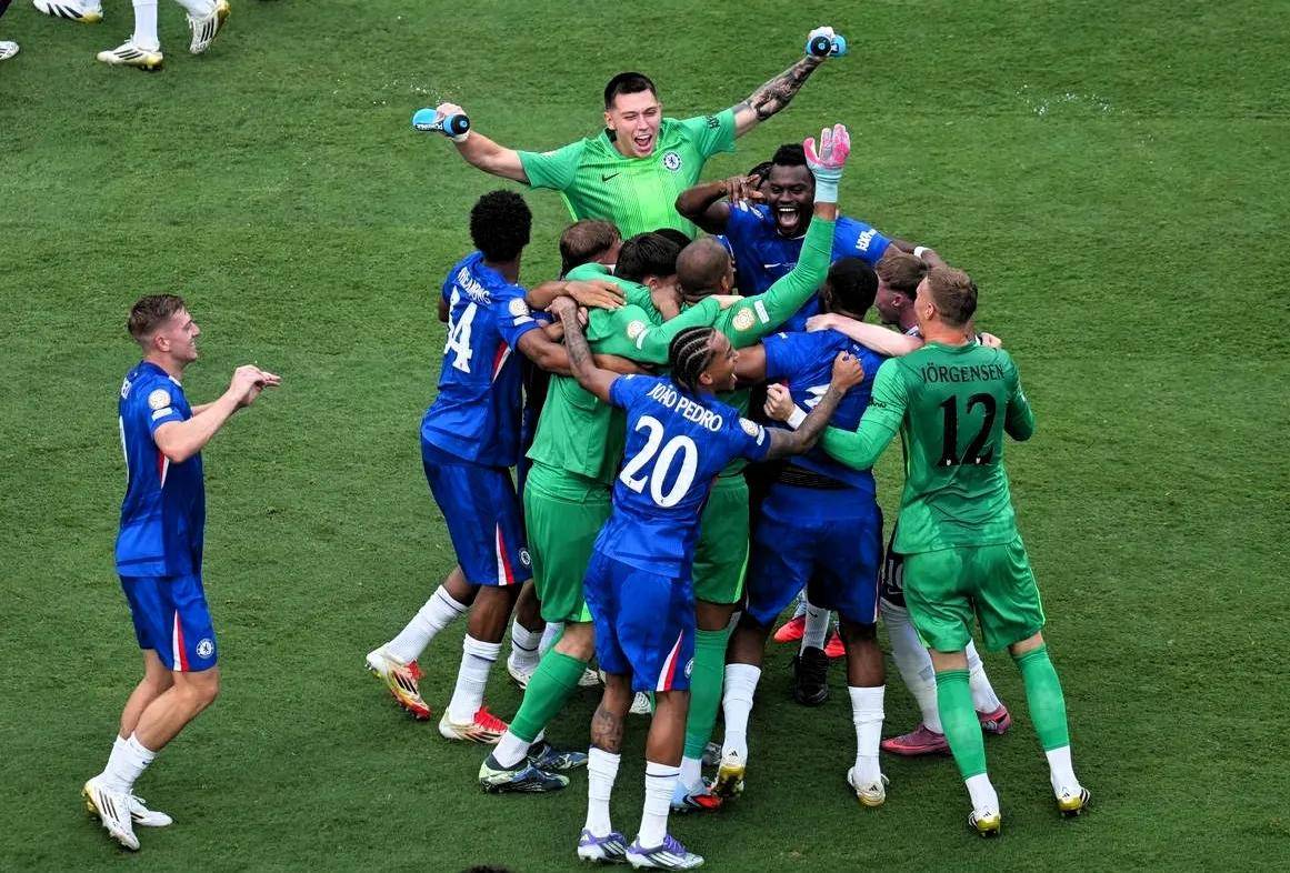 开云体育中国-巴黎后防线表现稳固，球队整体实力脱颖而出