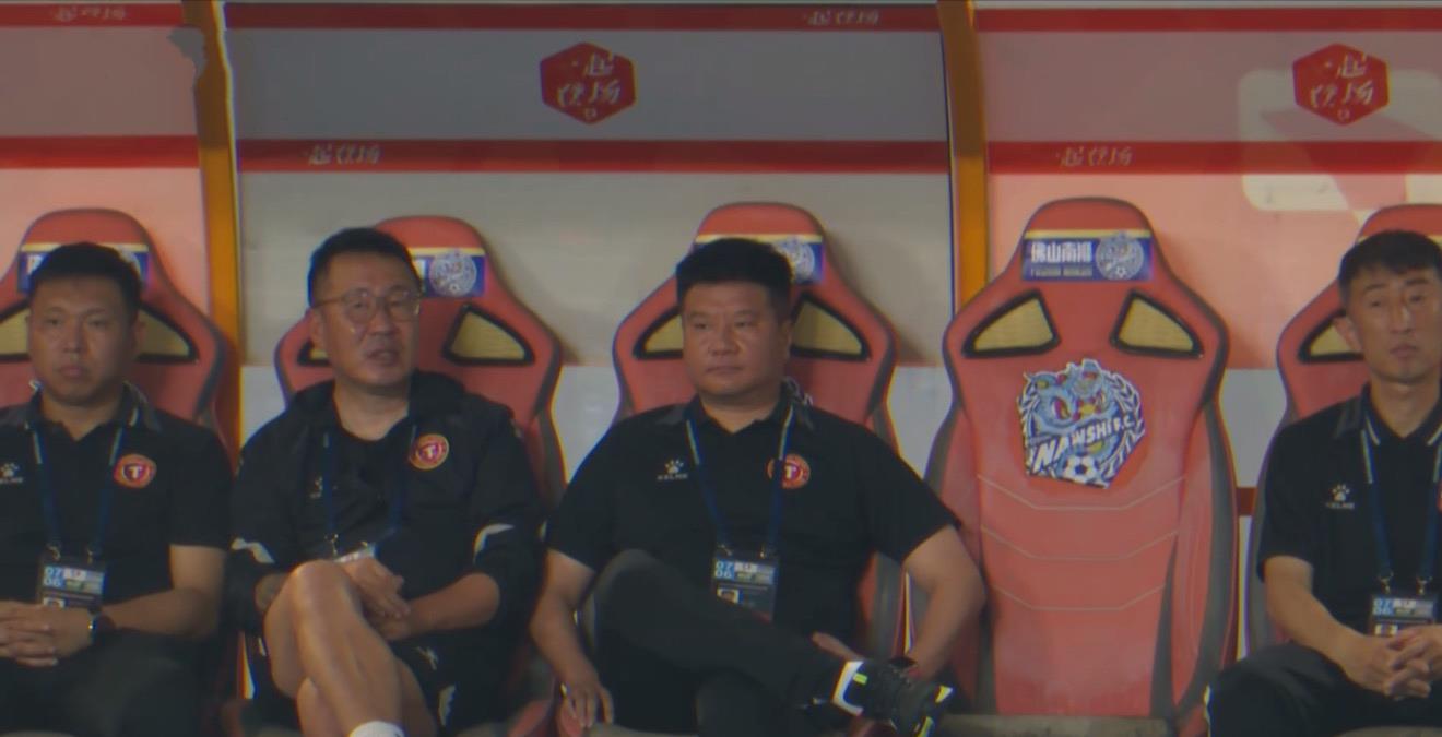 开云体育官网-新援表现抢眼，助球队夺取胜利