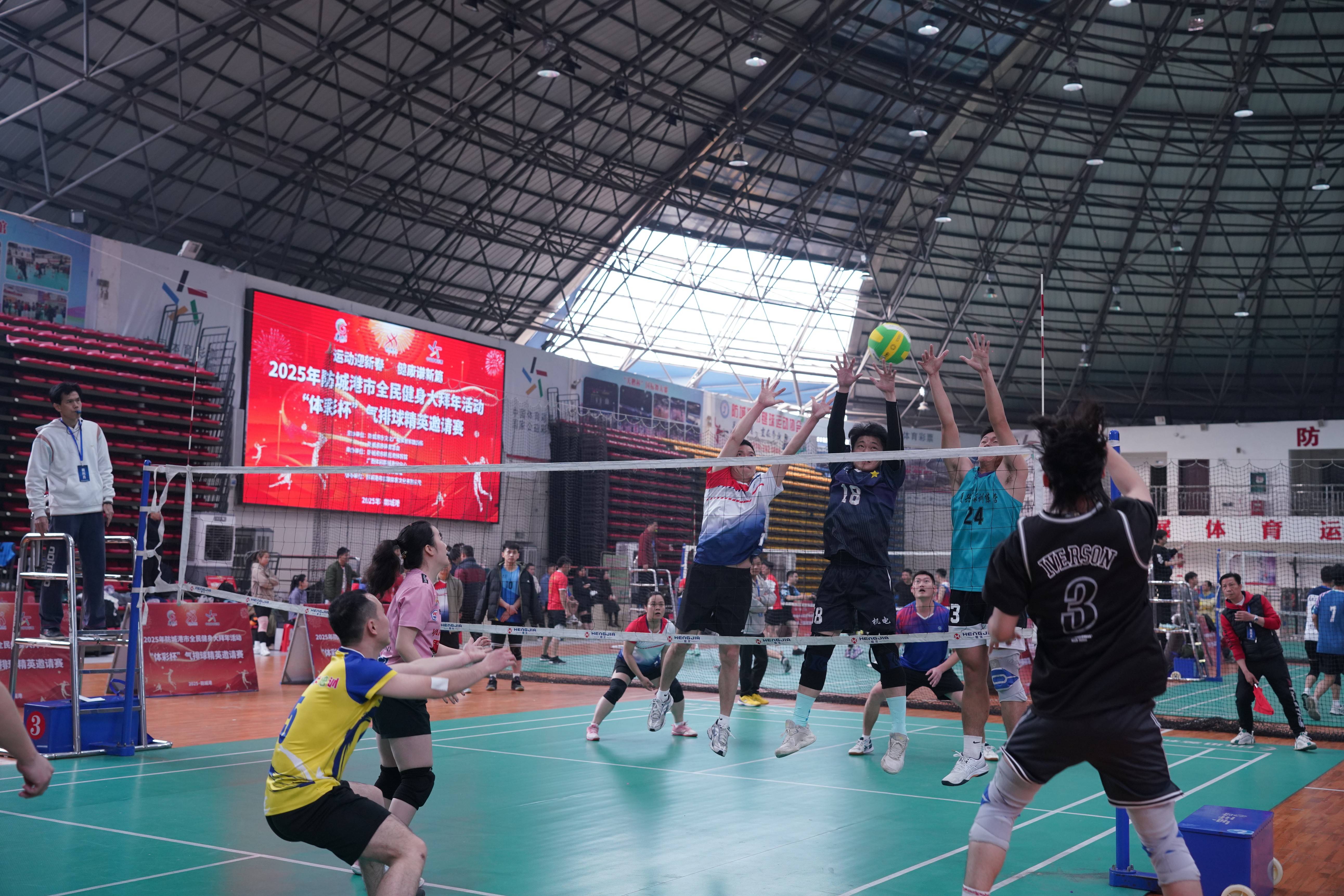 激烈竞技赛事即将上演,球员们底气十足! 激烈竞技赛事即将上演,球员们底气十足!