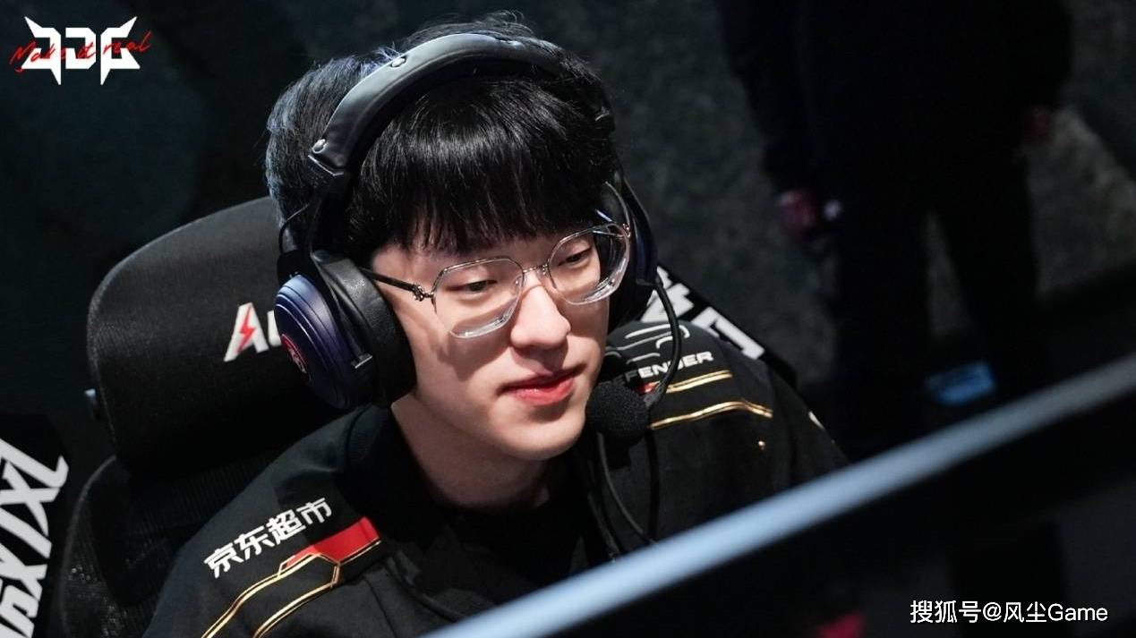 开云体育官方网站-包含V5碾压LGD，Elk团战一打五宿敌对决成都决赛之夜，锁定晋级资格的词条