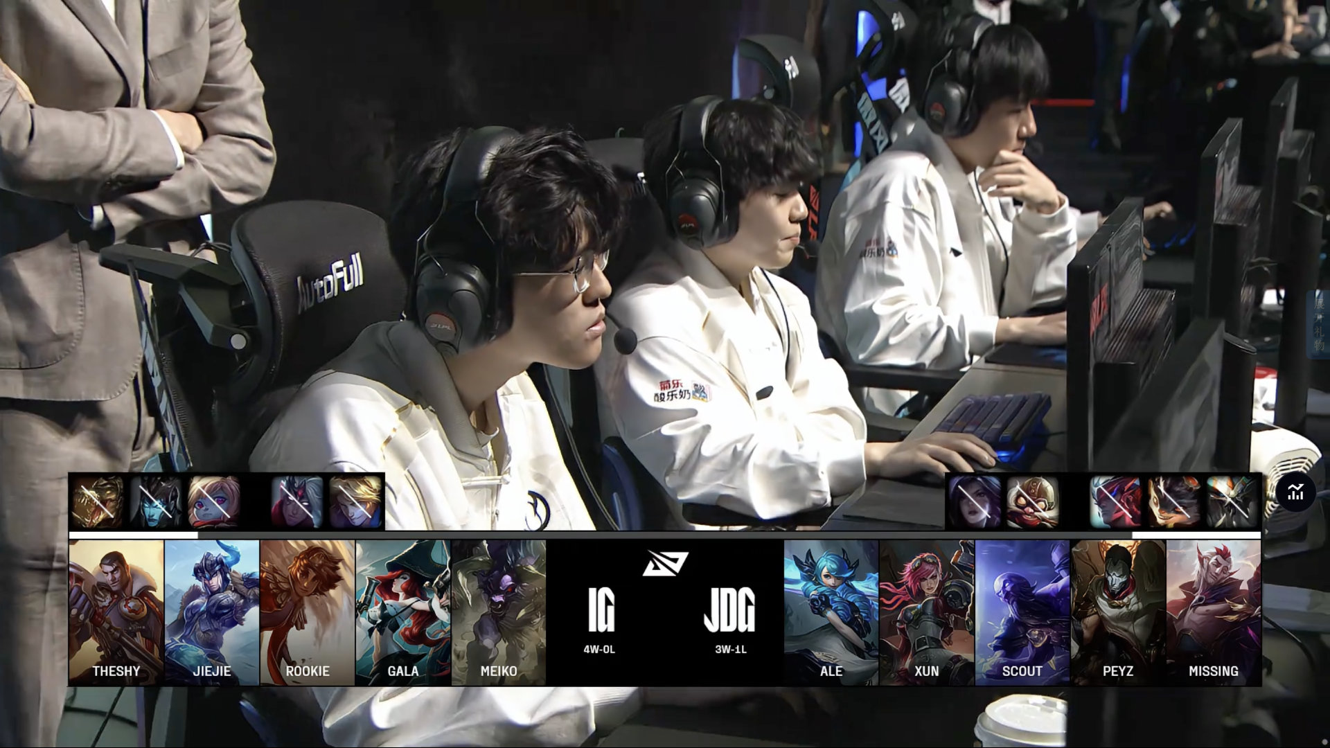 开云下载-BRO绝杀CLG，Uzi团战一打五宿命之战全球总决赛，让粉丝疯狂欢呼