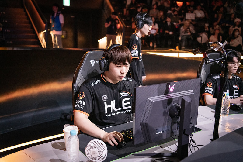 包含HLE血洗DK，Clid关键团战开团秒人激烈交锋半决赛，锁定晋级资格的词条