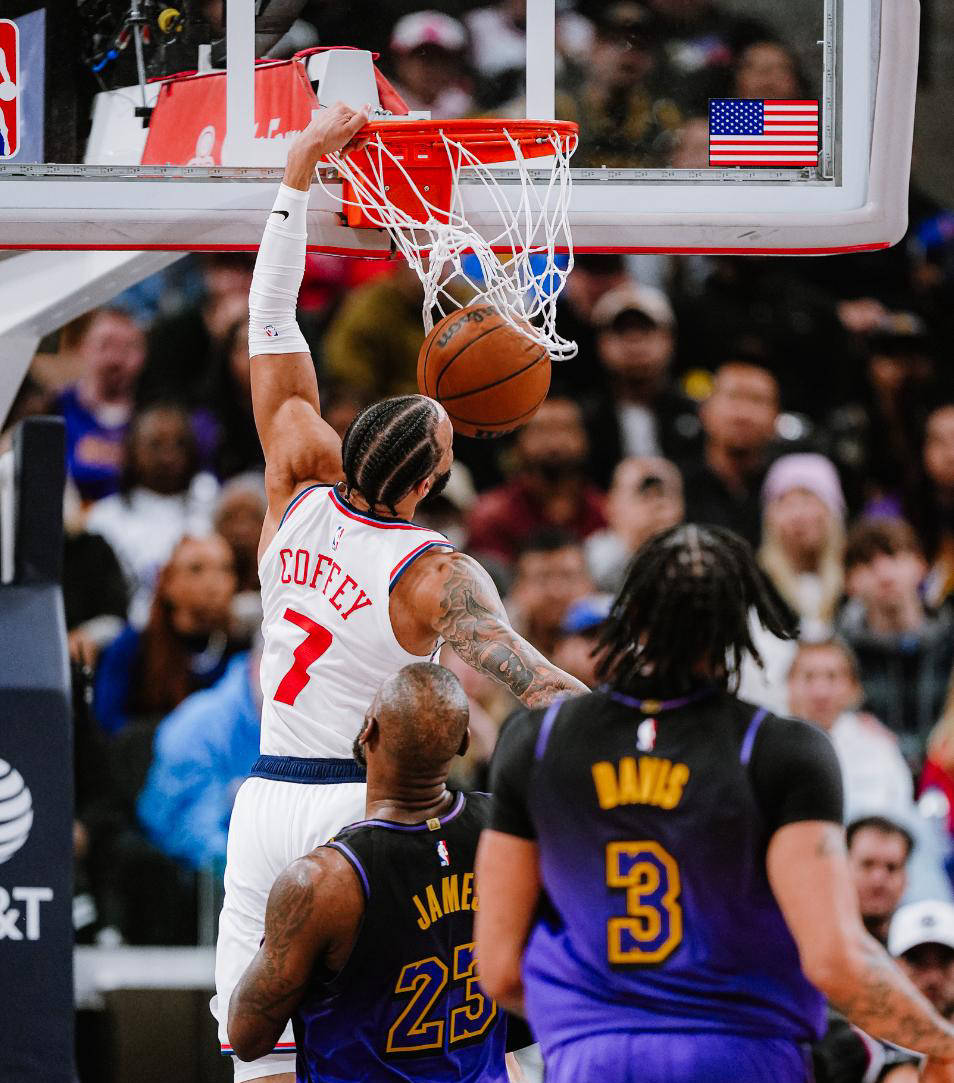 快船战胜湖人,豪取五连胜 快船战胜湖人,豪取五连胜