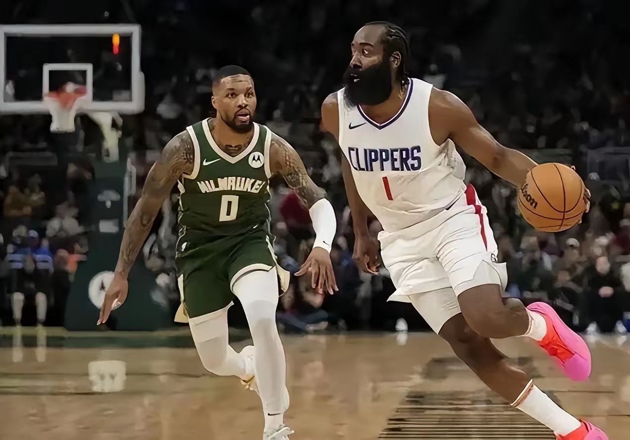 小牛主场负于快船,多诺万表现抢眼 小牛主场负于快船,多诺万表现抢眼