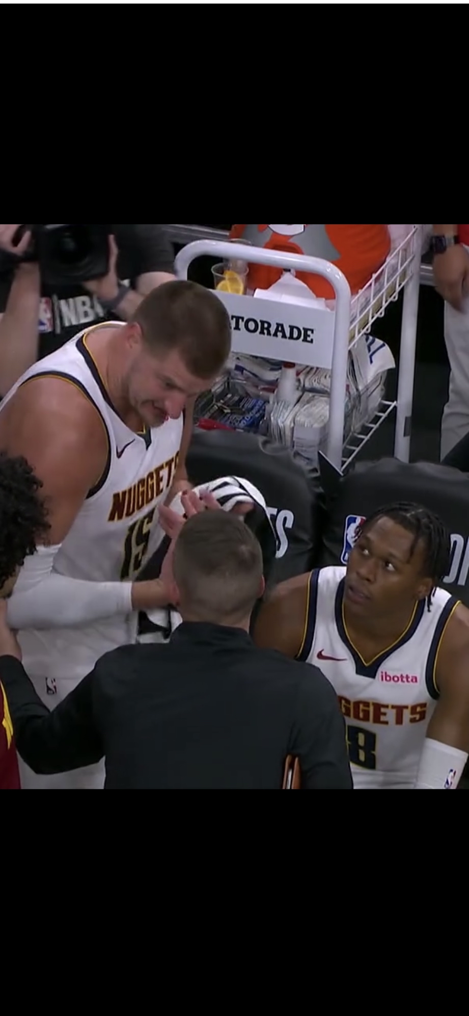 快船再次惨败掘金,三巨头组合遭遇挑战 快船再次惨败掘金,三巨头组合遭遇挑战