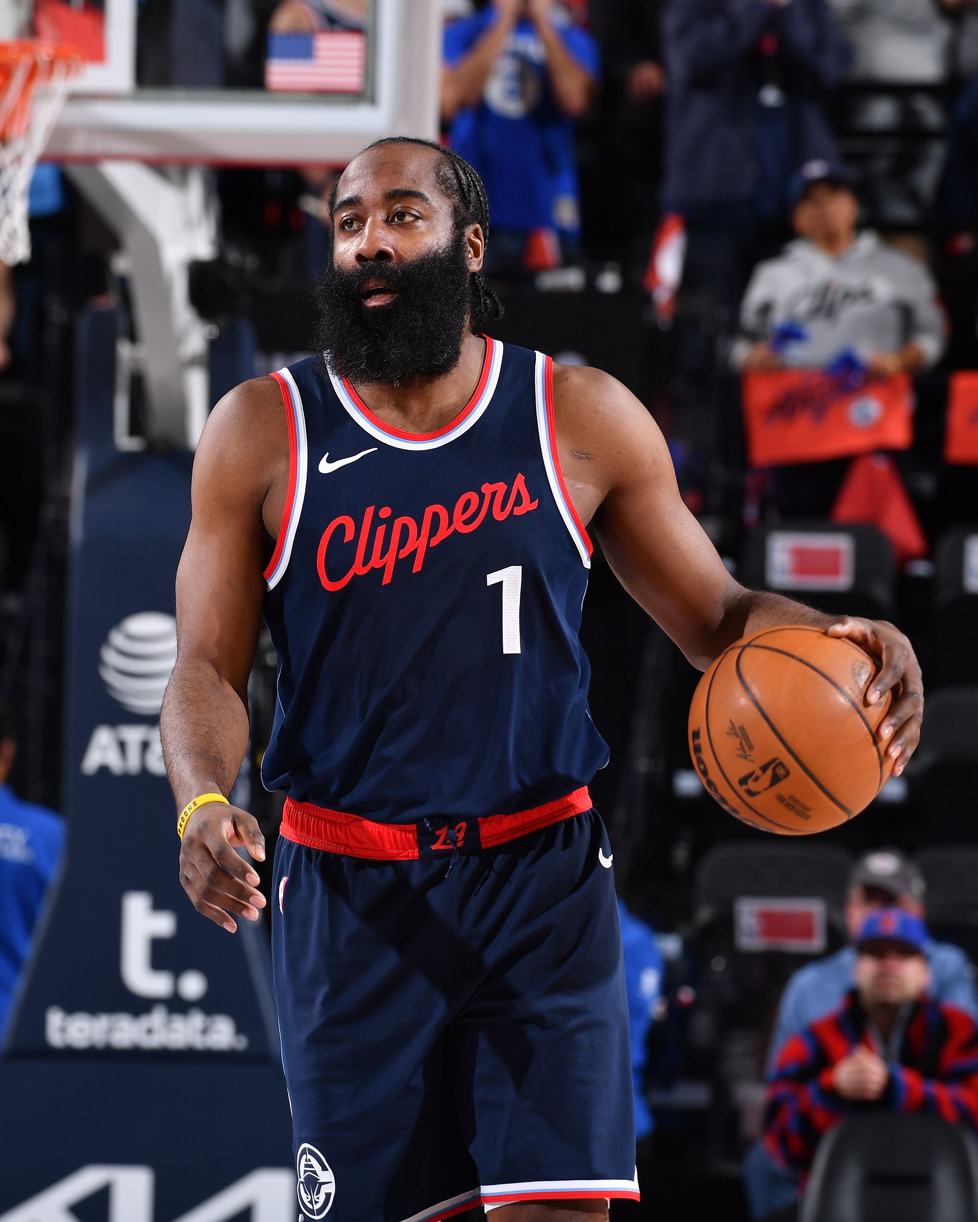 猛龙赢得对阵凯尔特人的激烈比赛,伦纳德表现出色 猛龙赢得对阵凯尔特人的激烈比赛,伦纳德表现出色