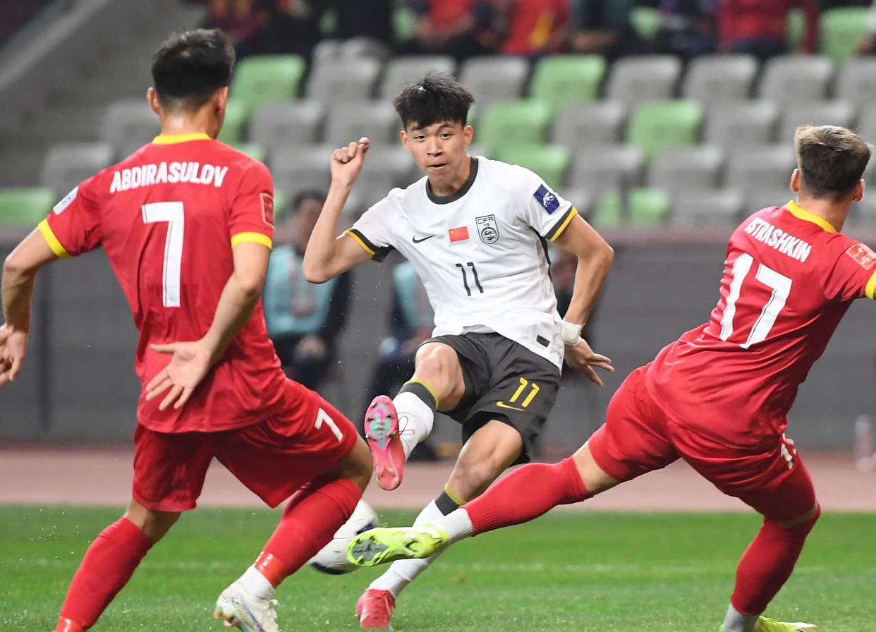 开云下载-中国队士气高涨，轻松击败对手