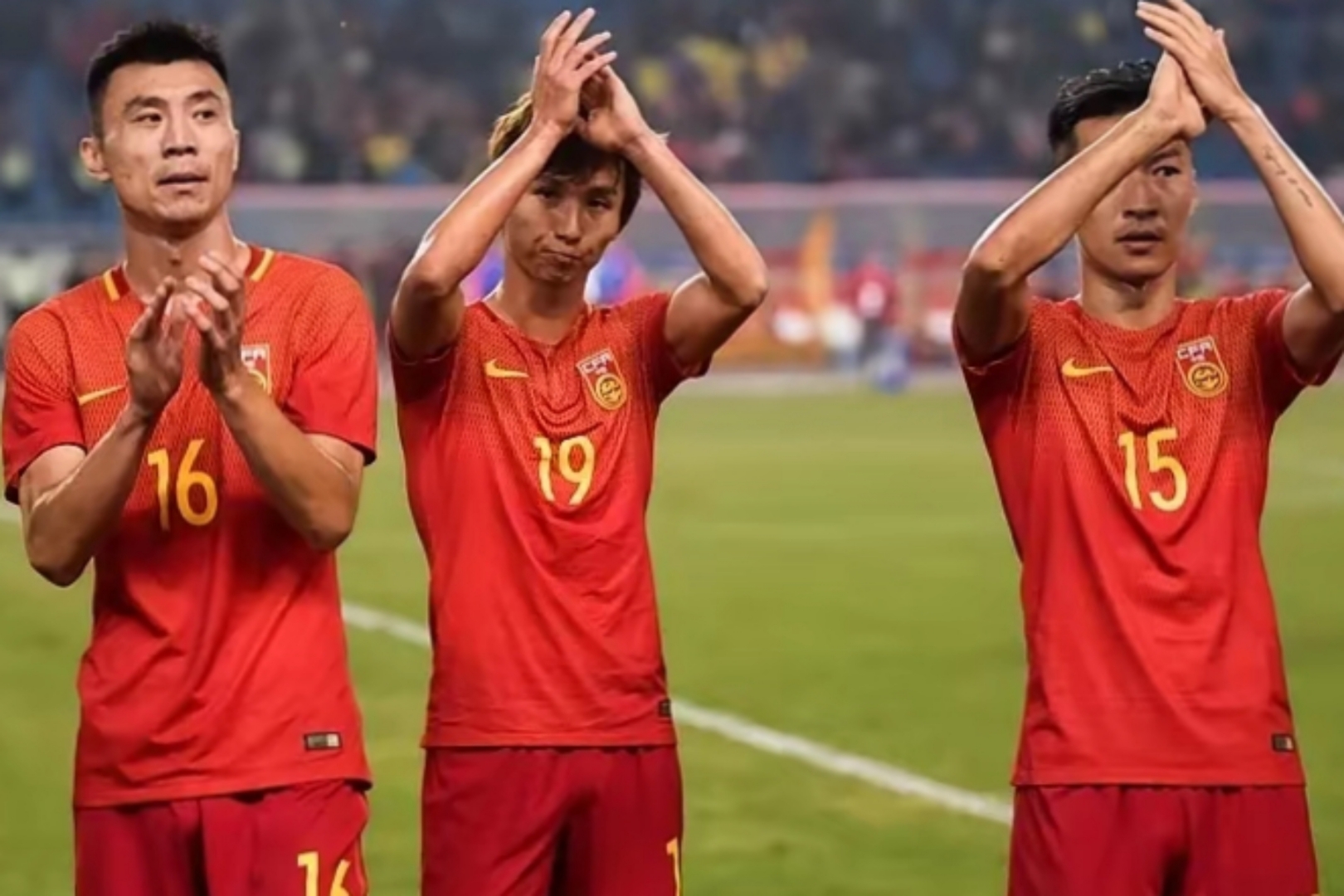 中国队士气高涨，轻松击败对手