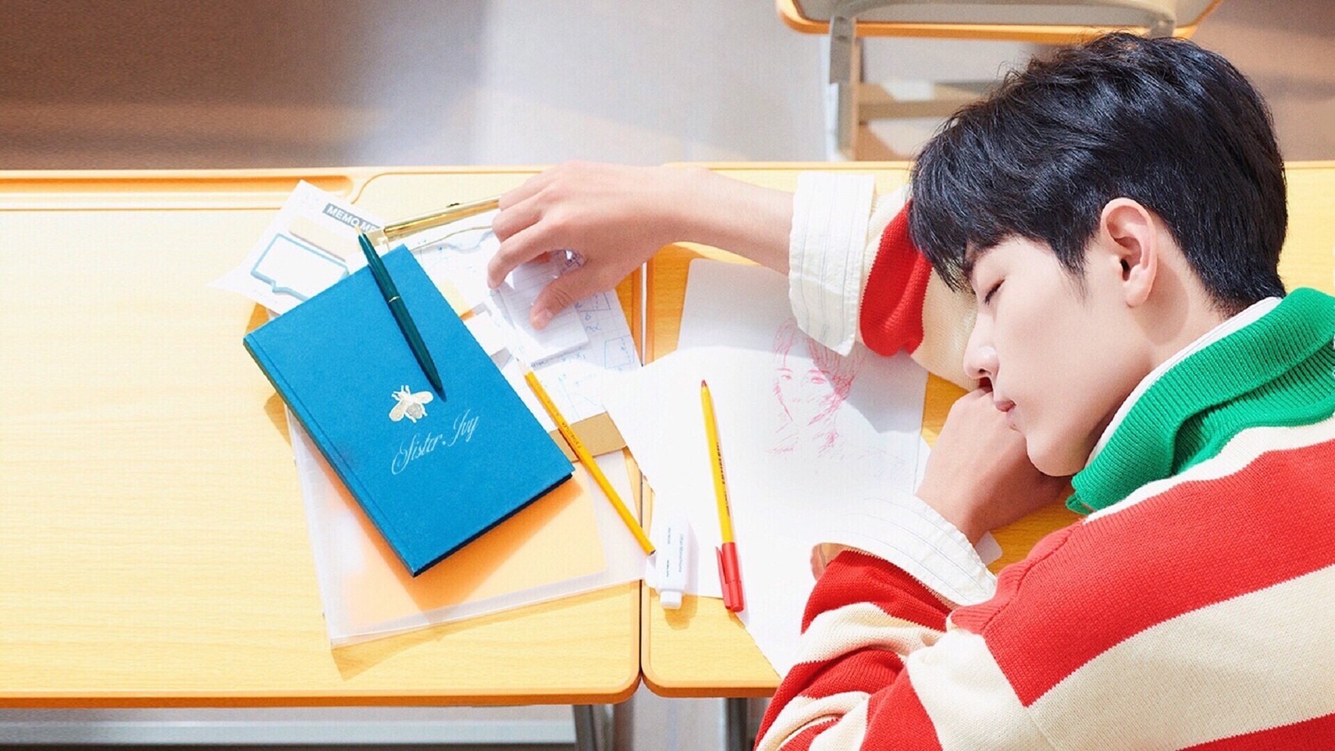 白色闪电撕裂沙墙，阿尔瓦雷斯如何将世界杯变成一个人的征服