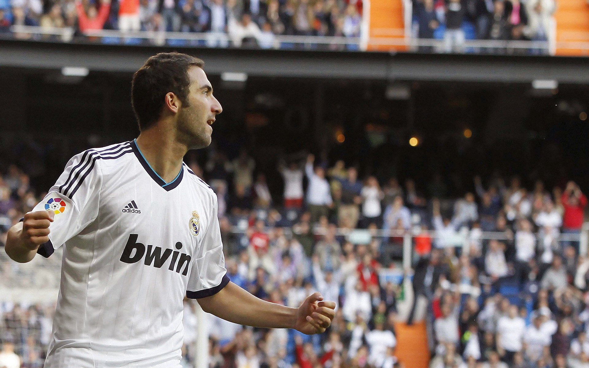 开云体育中国-三笘薰统治2026北美仲夏夜，当一人掌控全局，对手如何回答这道无解命题？