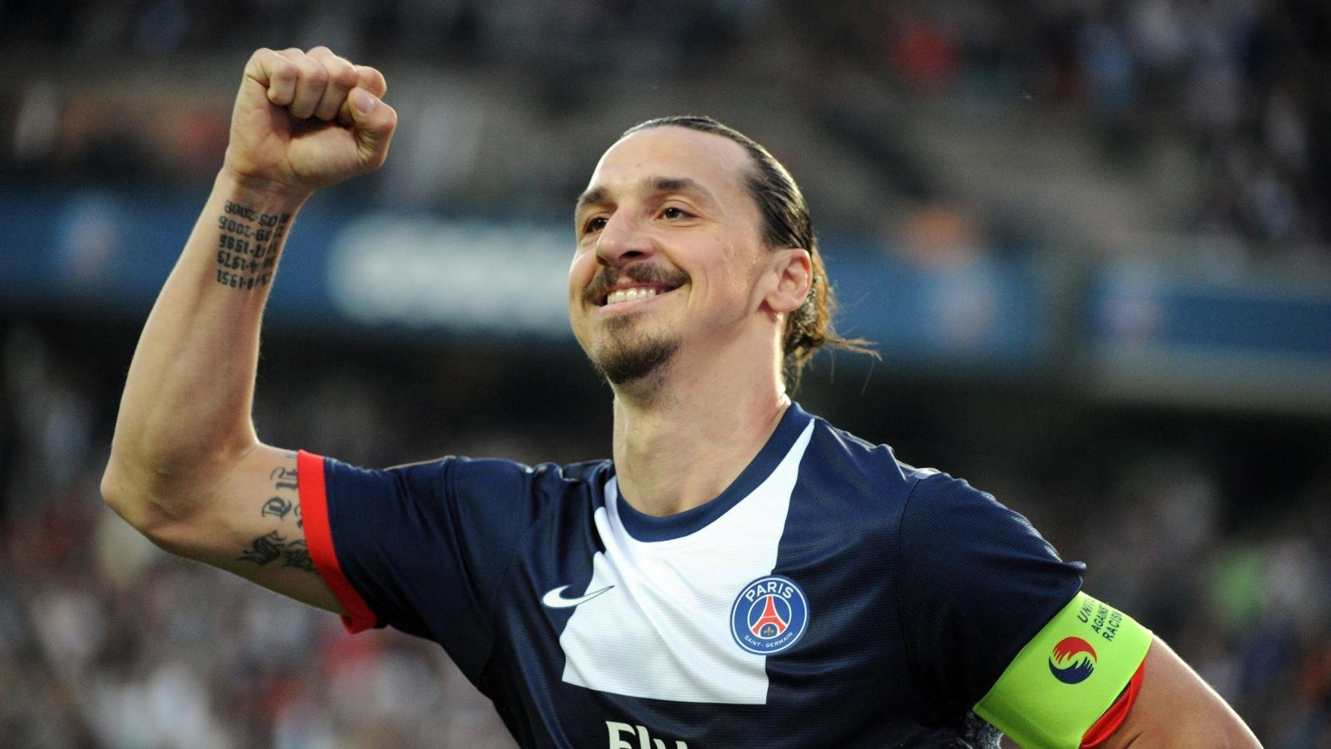 开云体育平台APP-跨界风暴，鹈鹕血拼雄鹿的篮球硝烟中，塔图姆如何在英超争冠接管比赛