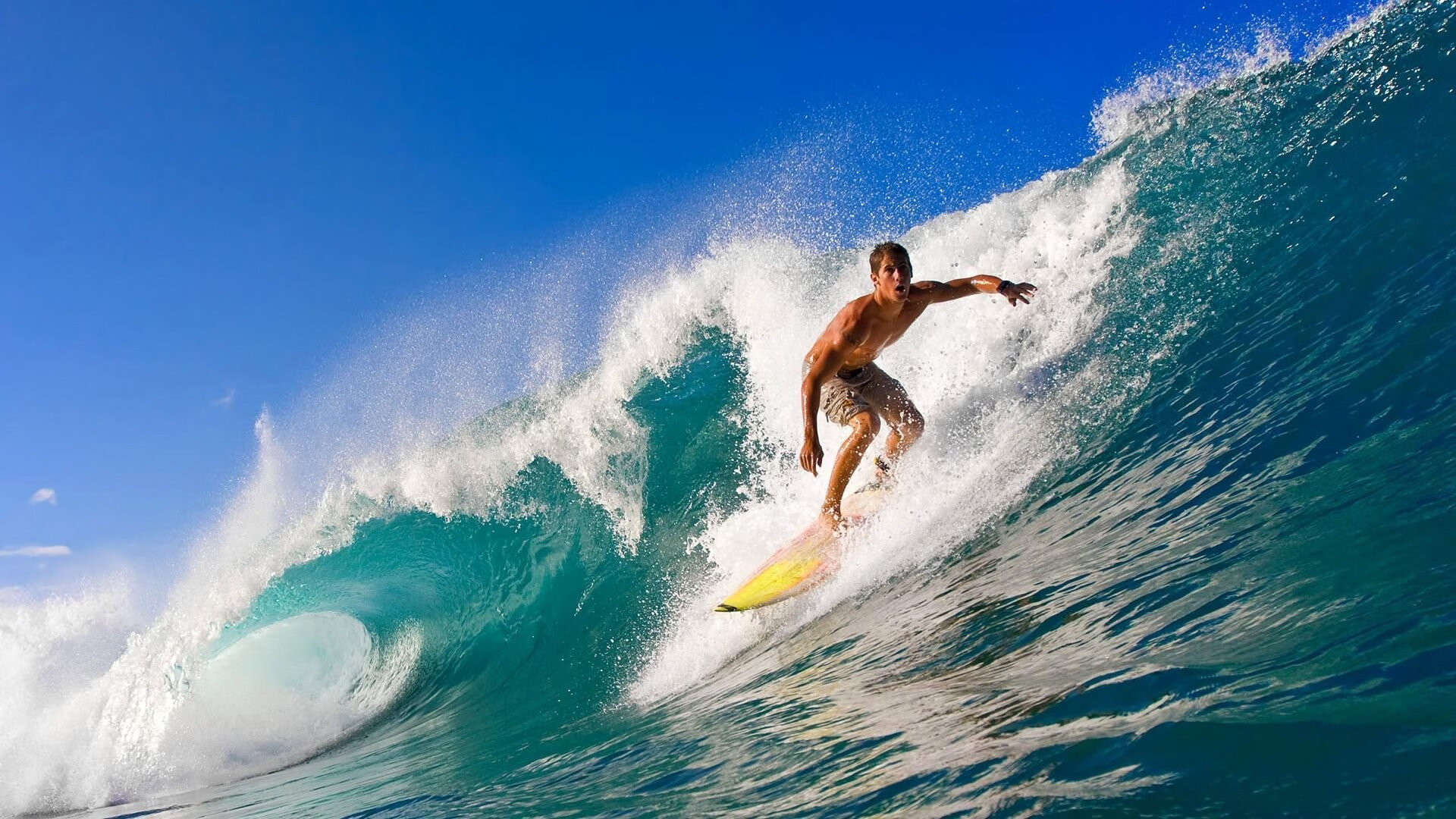 开云体育官方网站-绿茵场与乒乓台的双重奏，当C罗的任意球越过张本智和的弧圈